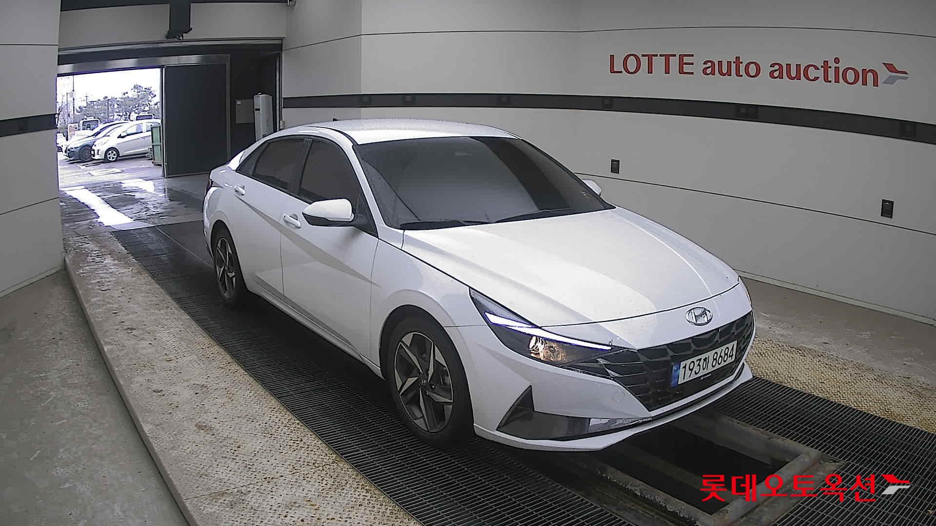 Hyundai Avante 2022 Polar White из Кореи, фото 2