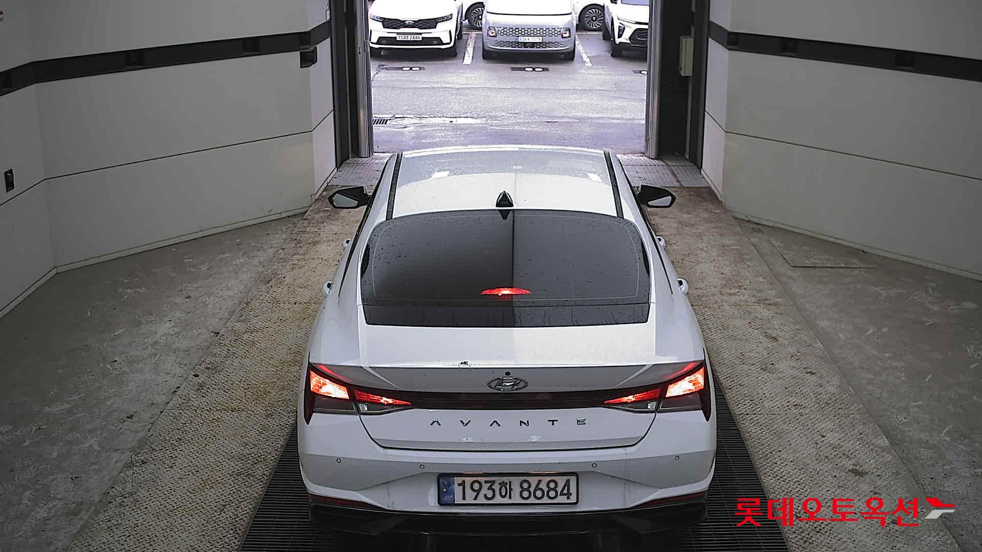 Hyundai Avante 2022 Polar White из Кореи, фото 5