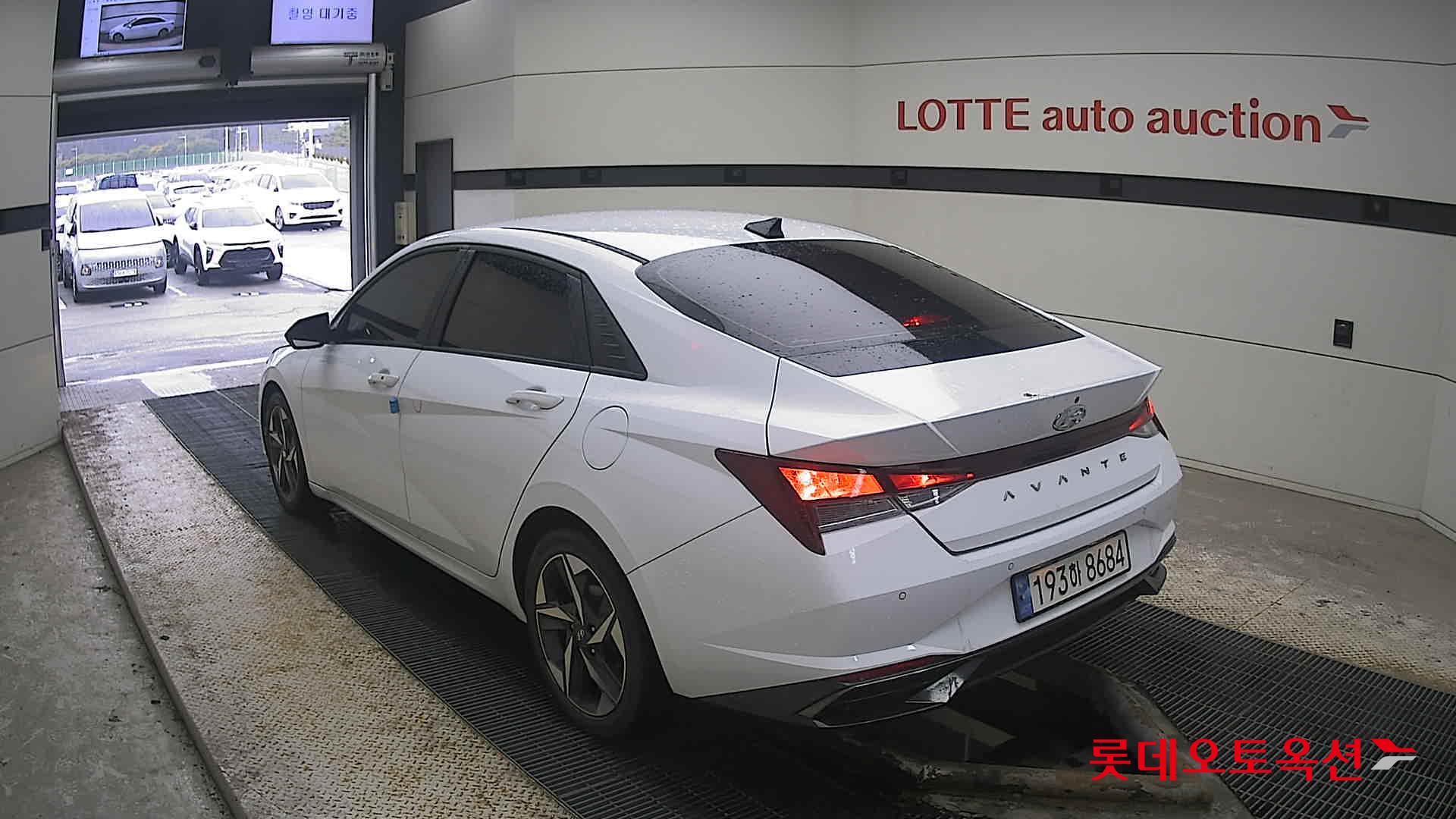 Hyundai Avante 2022 Polar White из Кореи, фото 6