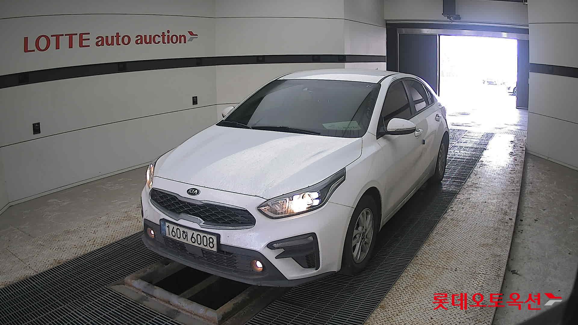 Kia K3 2021 Snow White Pearl из Кореи