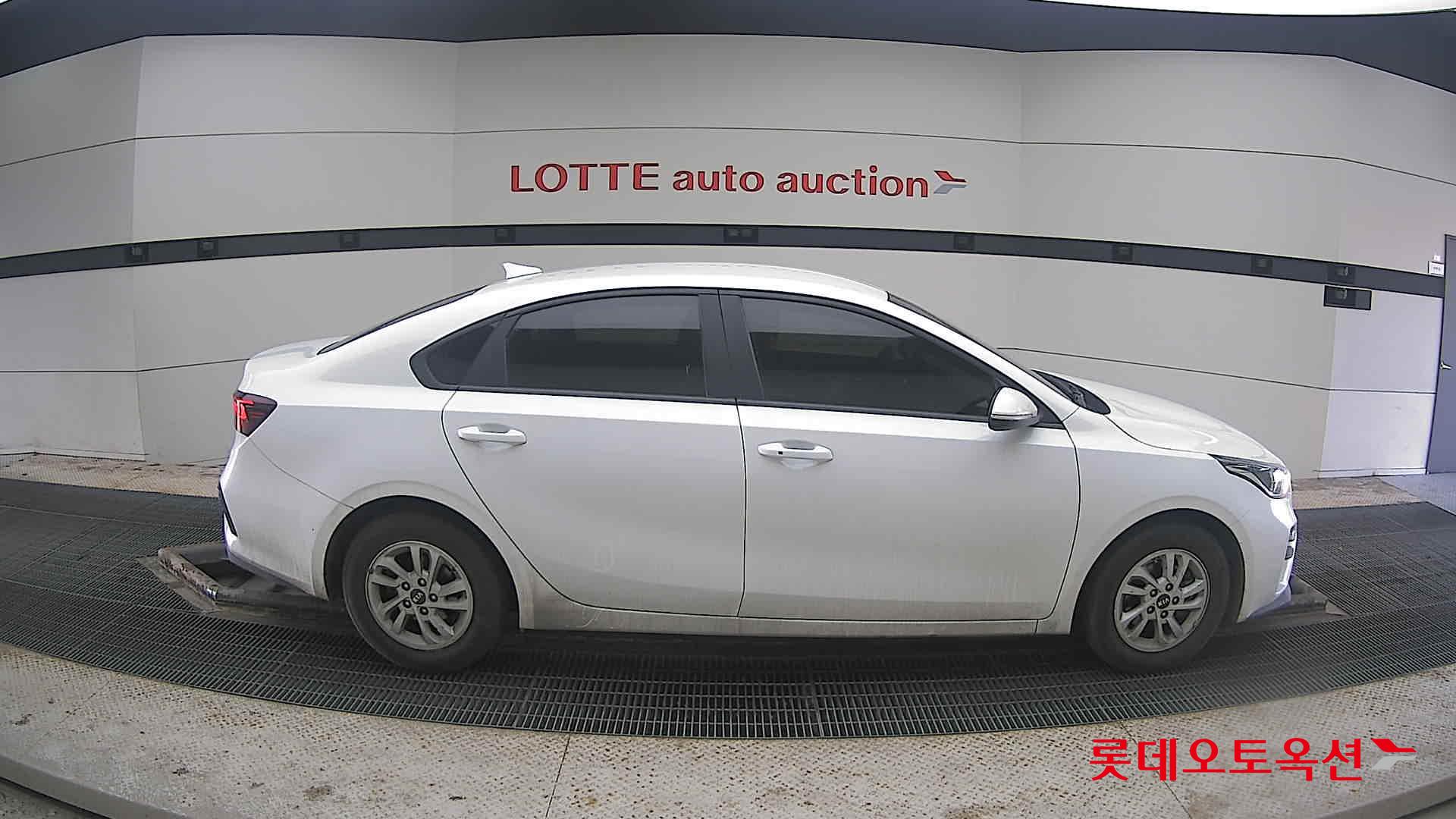 Kia K3 2021 Snow White Pearl из Кореи, фото 3