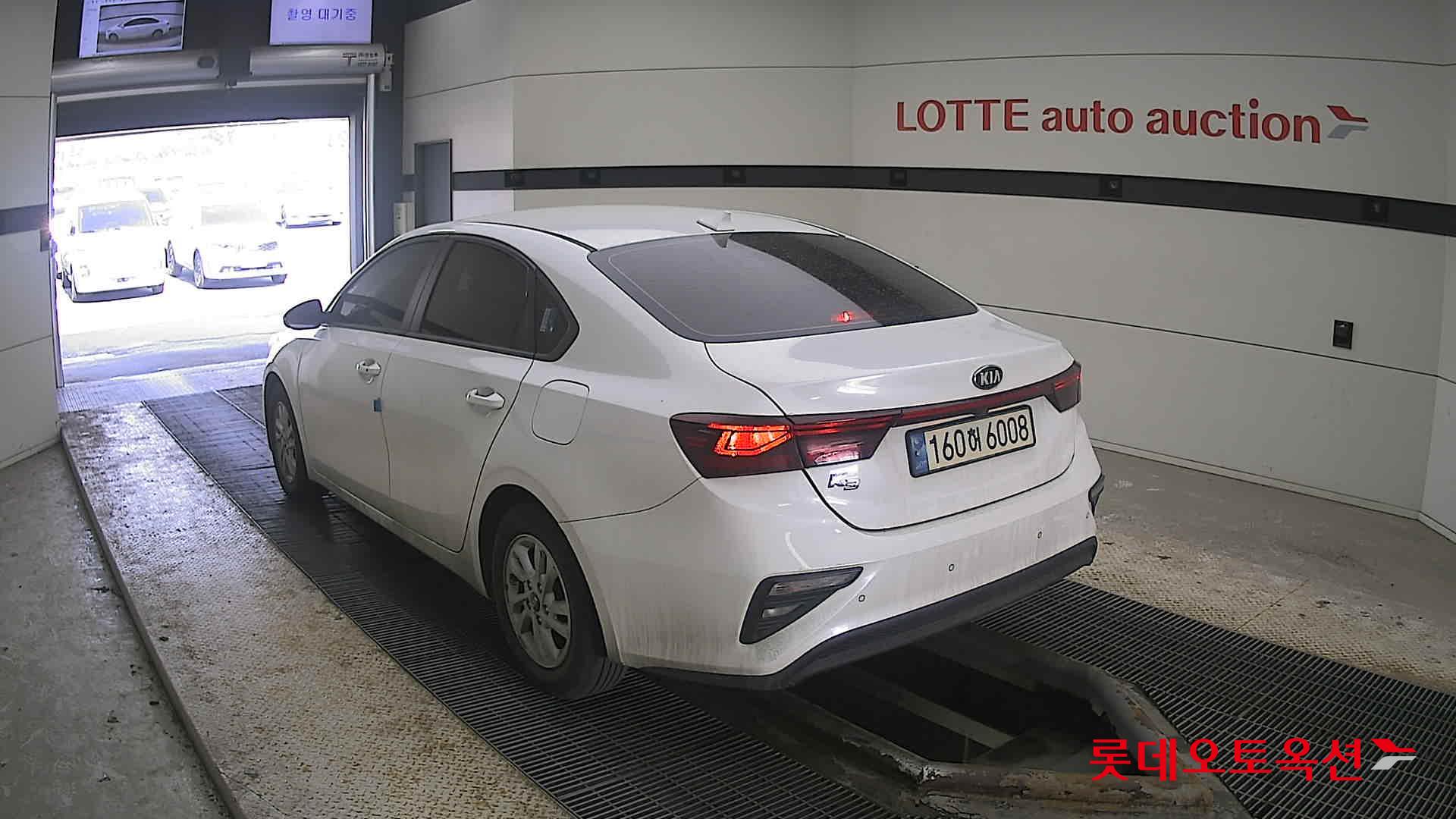 Kia K3 2021 Snow White Pearl из Кореи, фото 6