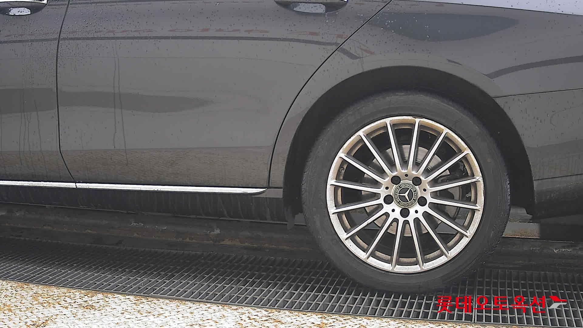 Mercedes-Benz Mercedes-Benz E220 d 4MATIC id 3809828 из Кореи 22