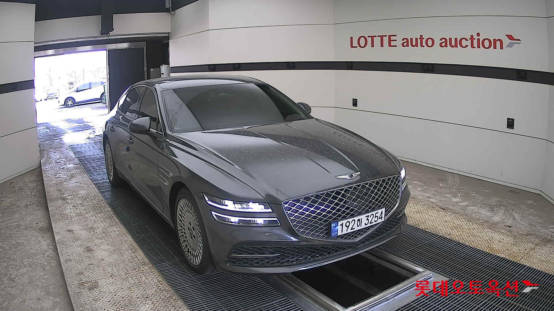 Genesis G80 - 24