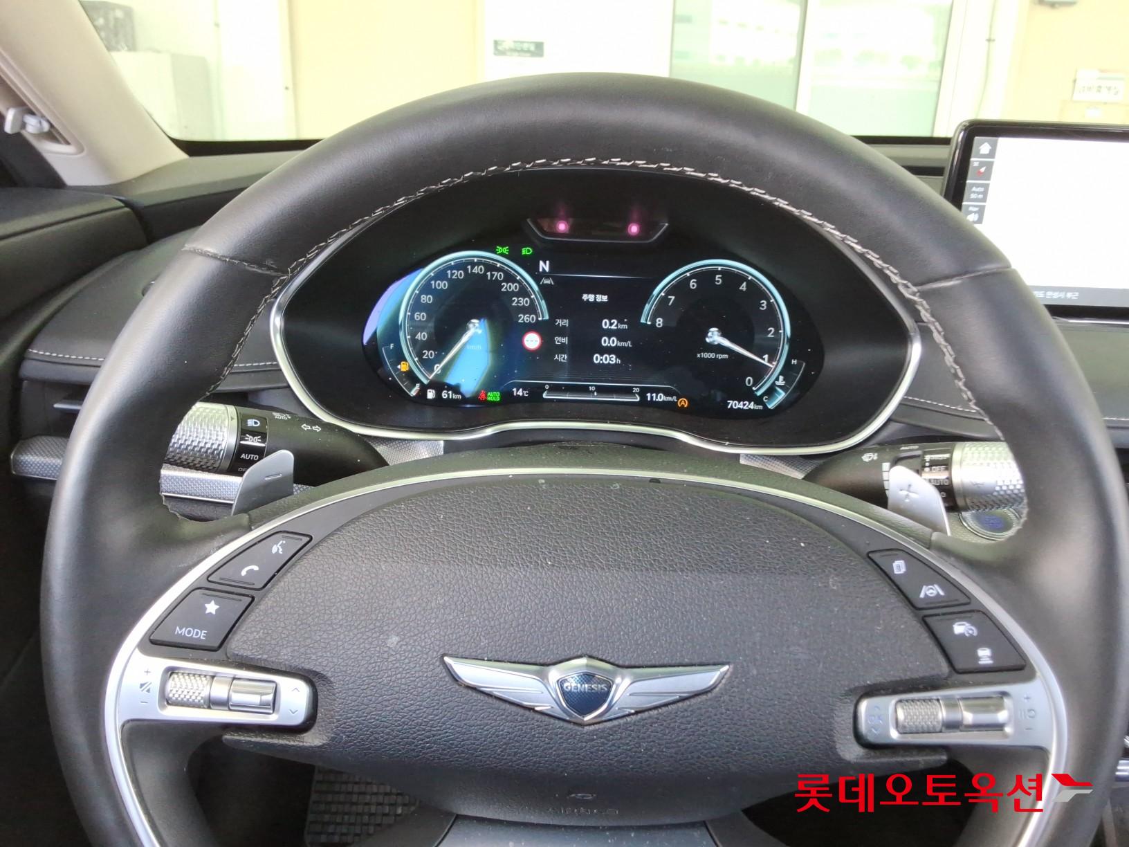 Genesis G80 - 30