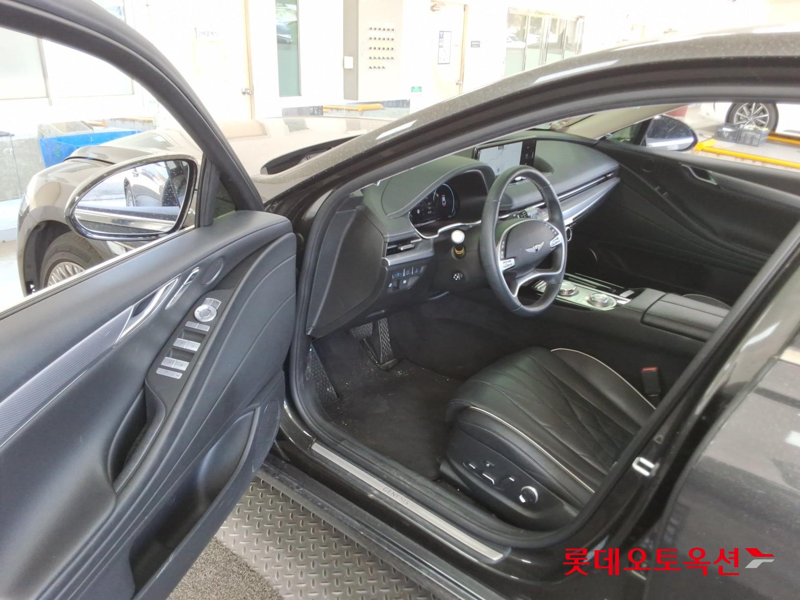 Genesis G80 - 35