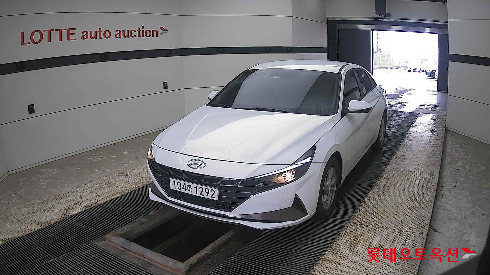 Hyundai Avante 2021 Polar White из Кореи