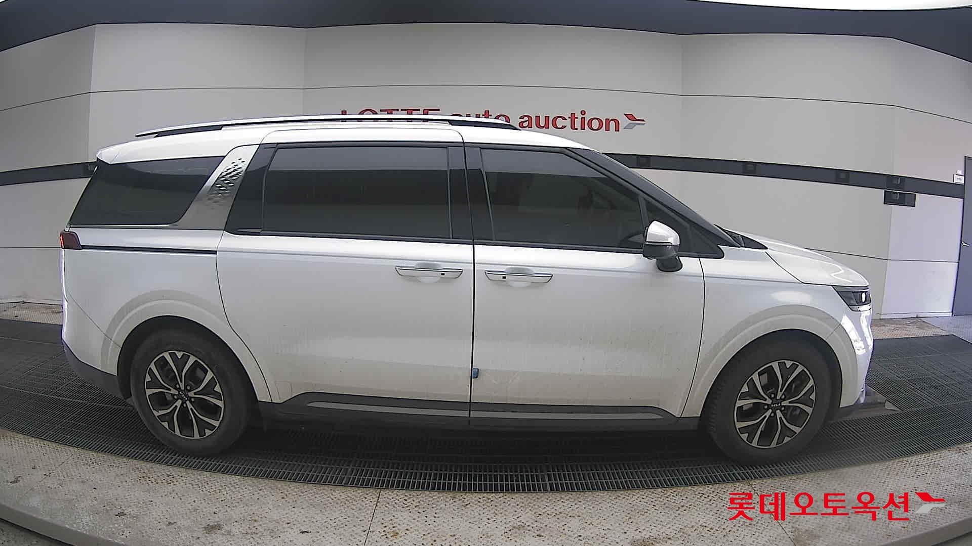 Kia Carnival 2023 Snow White Pearl (optional) из Кореи, фото 3