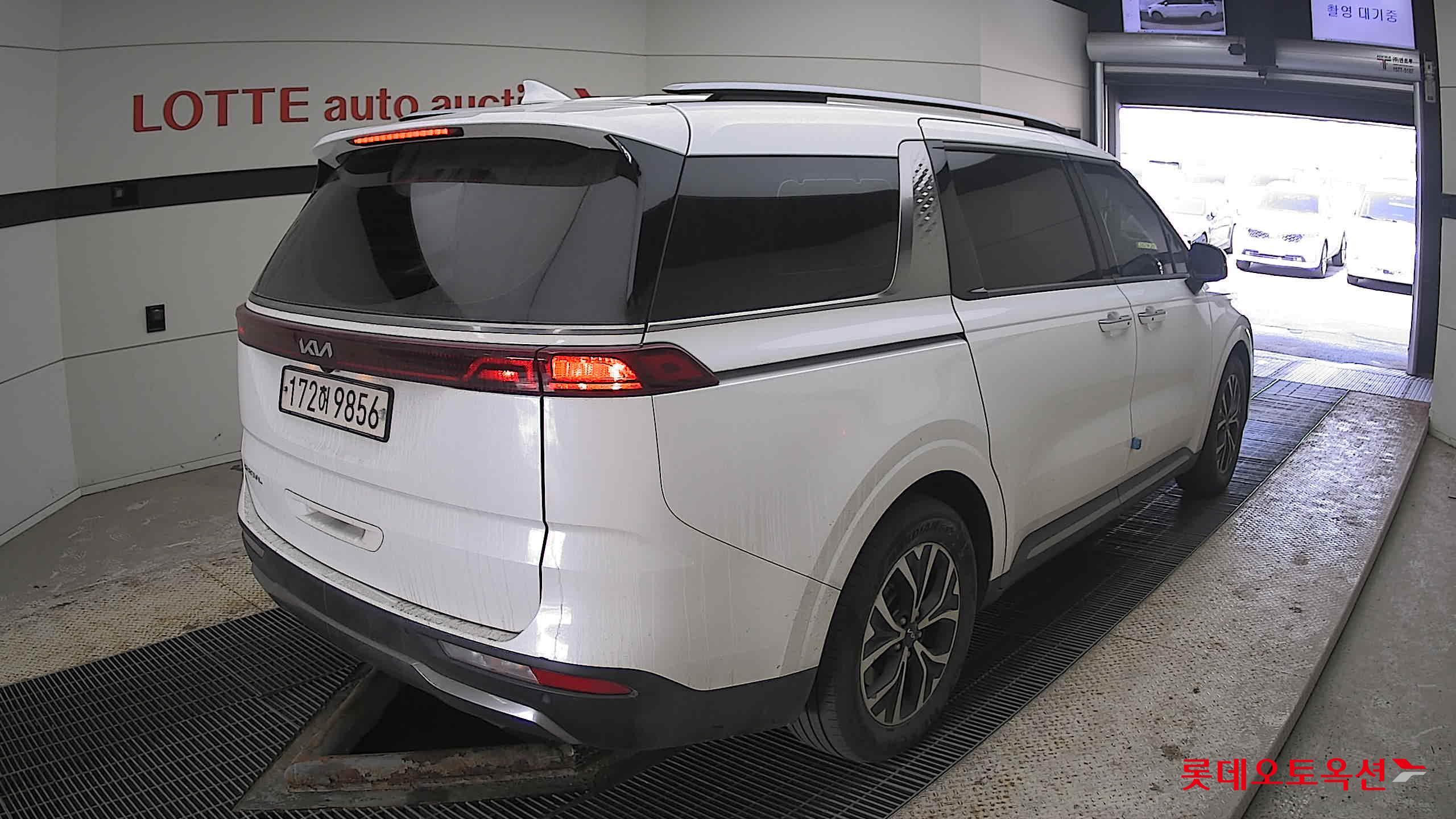 Kia Carnival 2023 Snow White Pearl (optional) из Кореи, фото 4