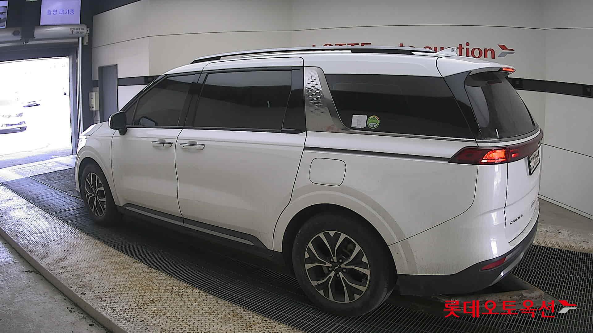 Kia Carnival id 3803765 из Кореи 10