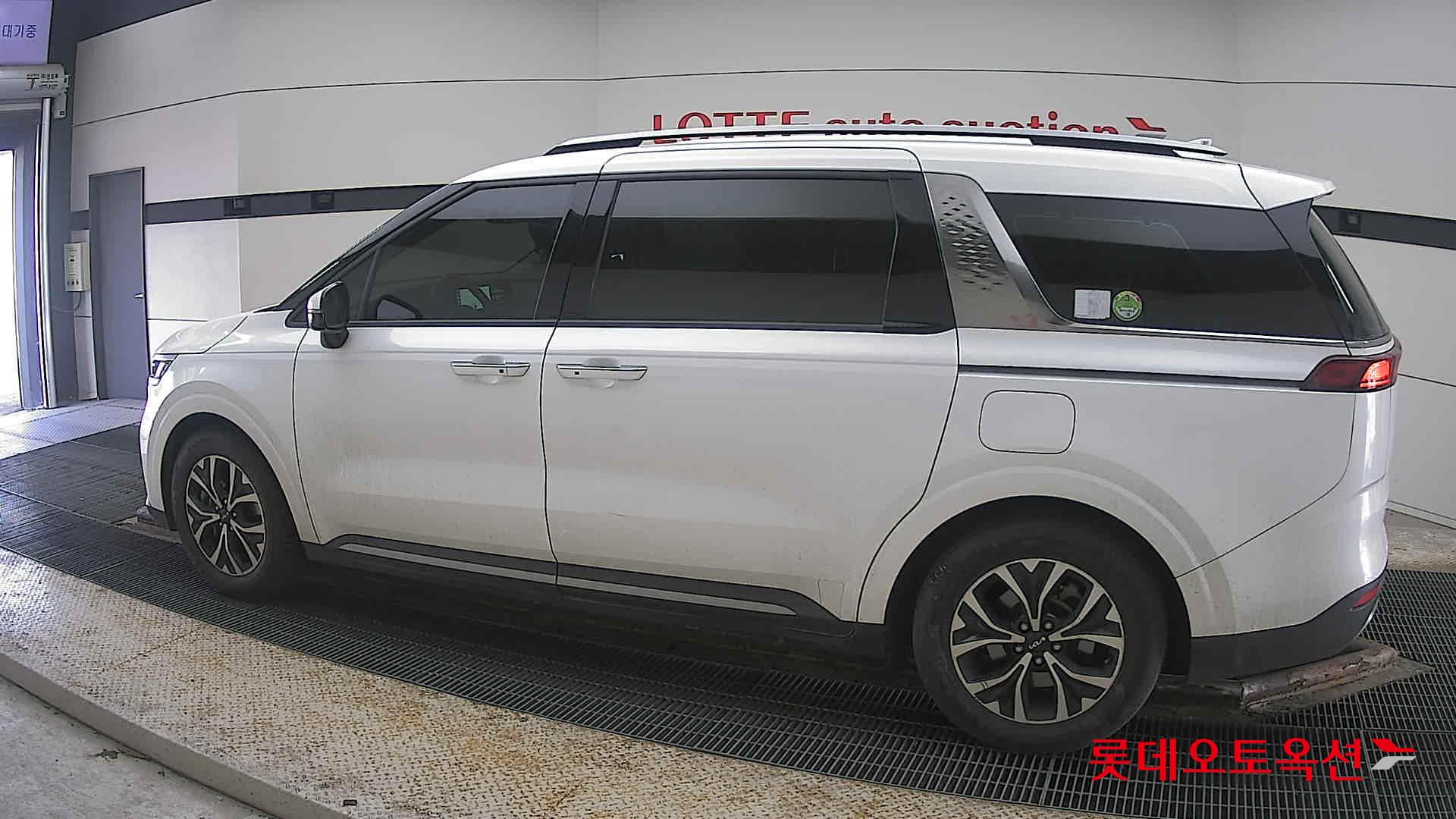 Kia Carnival id 3803765 из Кореи 11