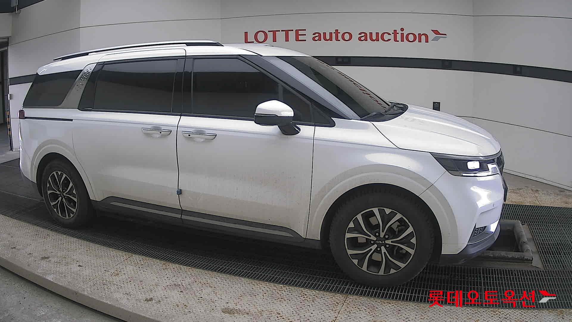 Kia Carnival id 3803765 из Кореи 17