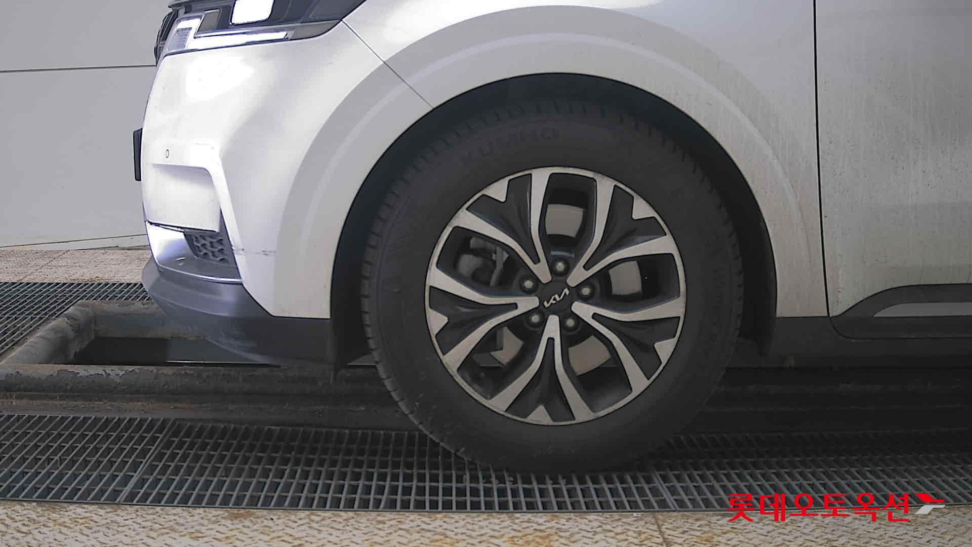 Kia Carnival id 3803765 из Кореи 21