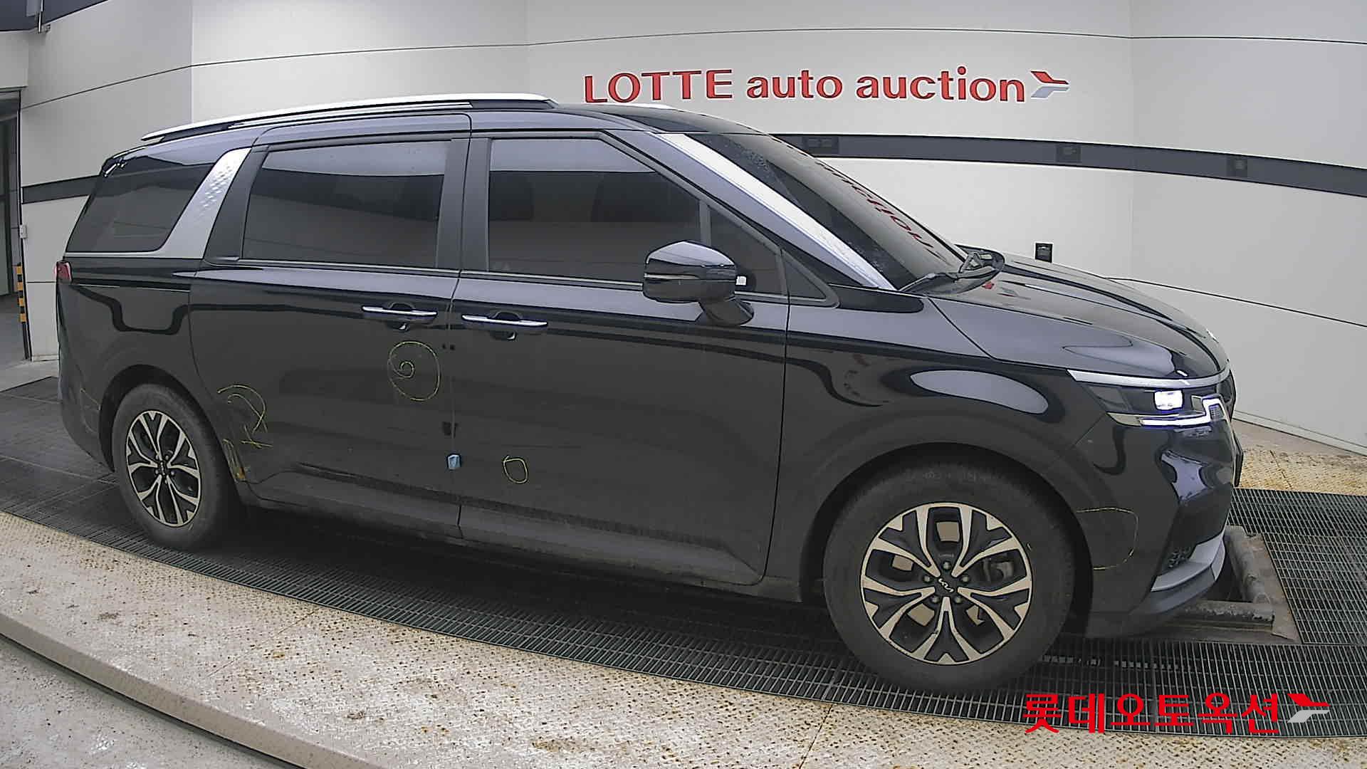 Kia Carnival id 3809951 из Кореи 17