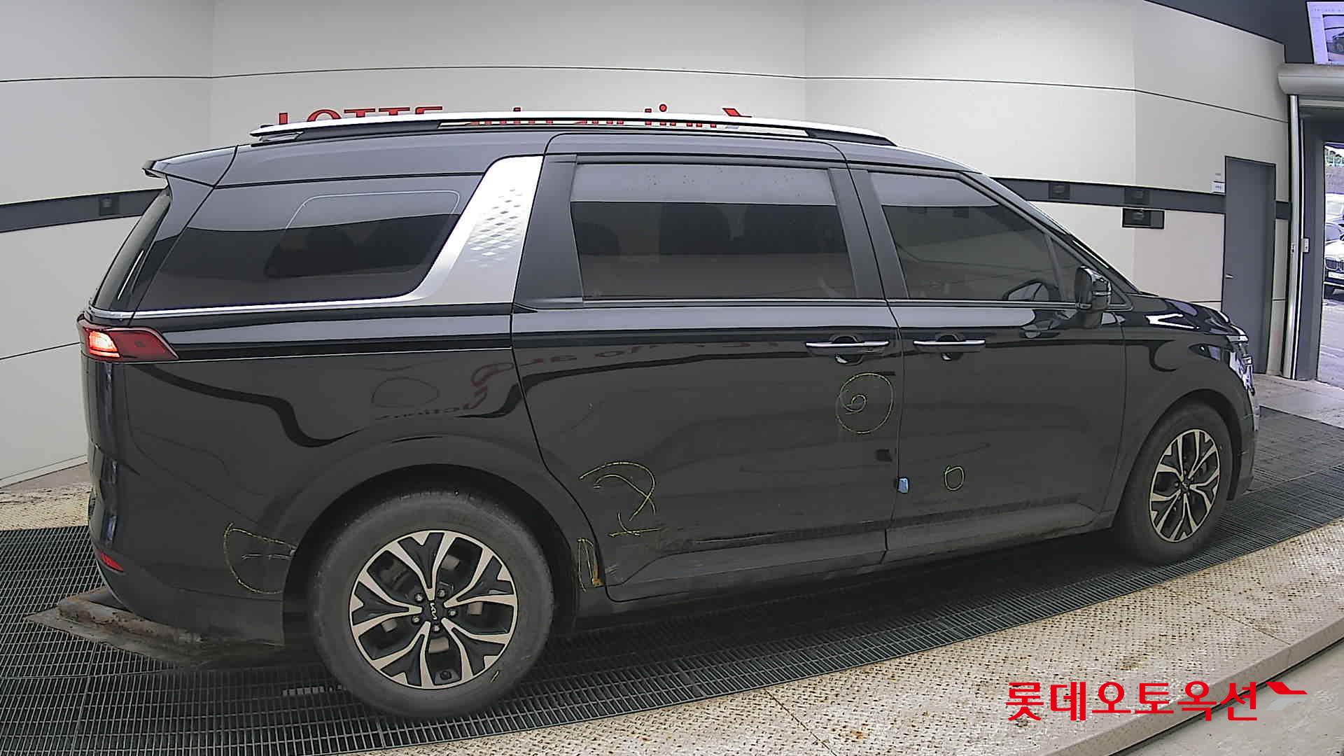 Kia Carnival id 3809951 из Кореи 18