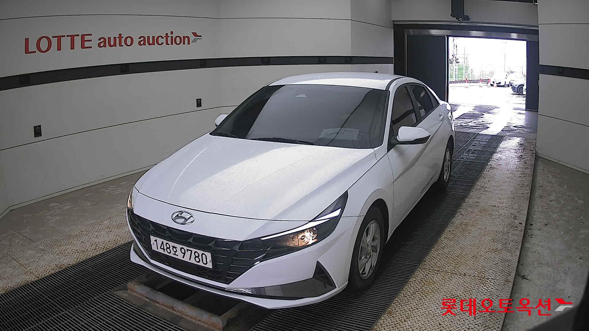 Hyundai Avante 2021 Polar White из Кореи