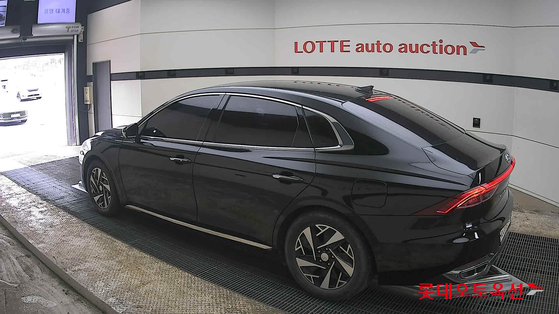 هيونداي أزيرا