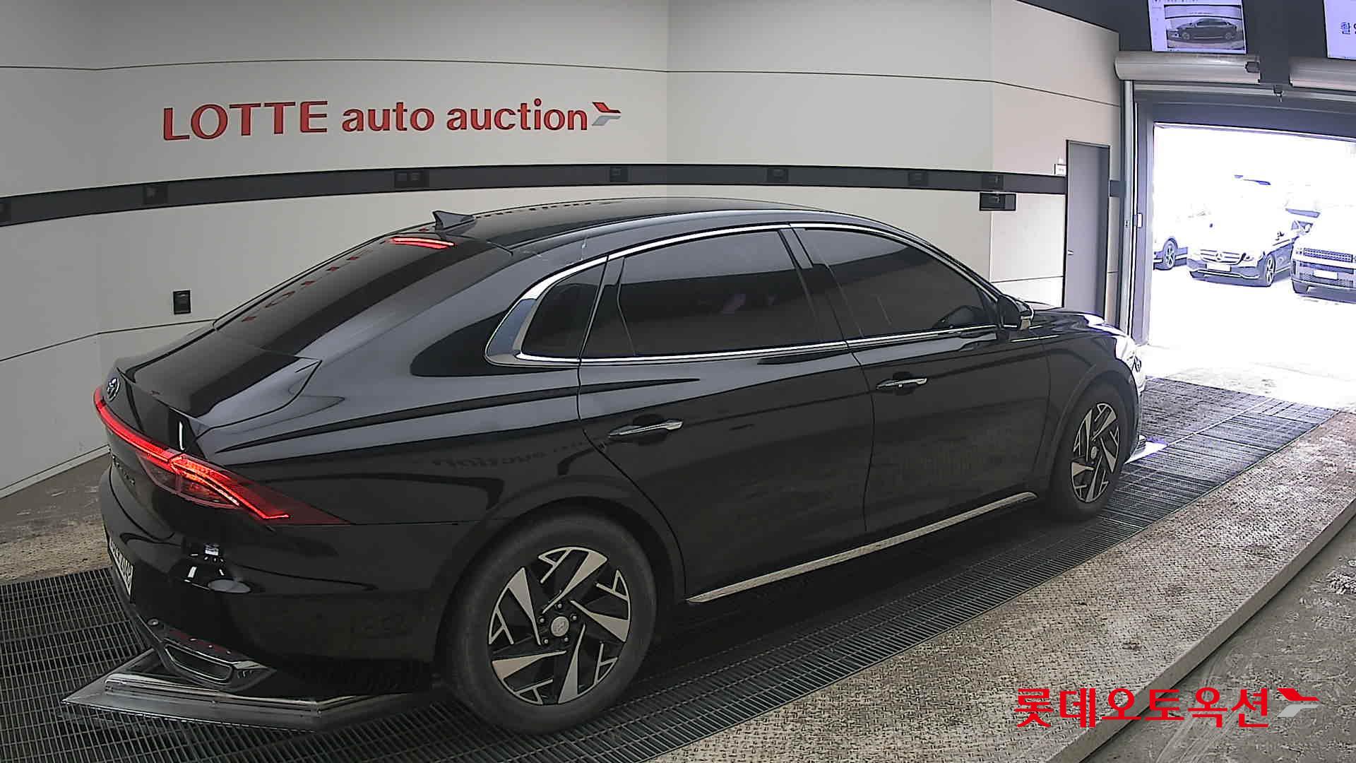 هيونداي أزيرا