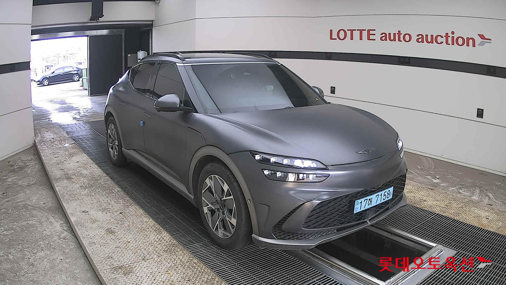 جينسس جي في 60