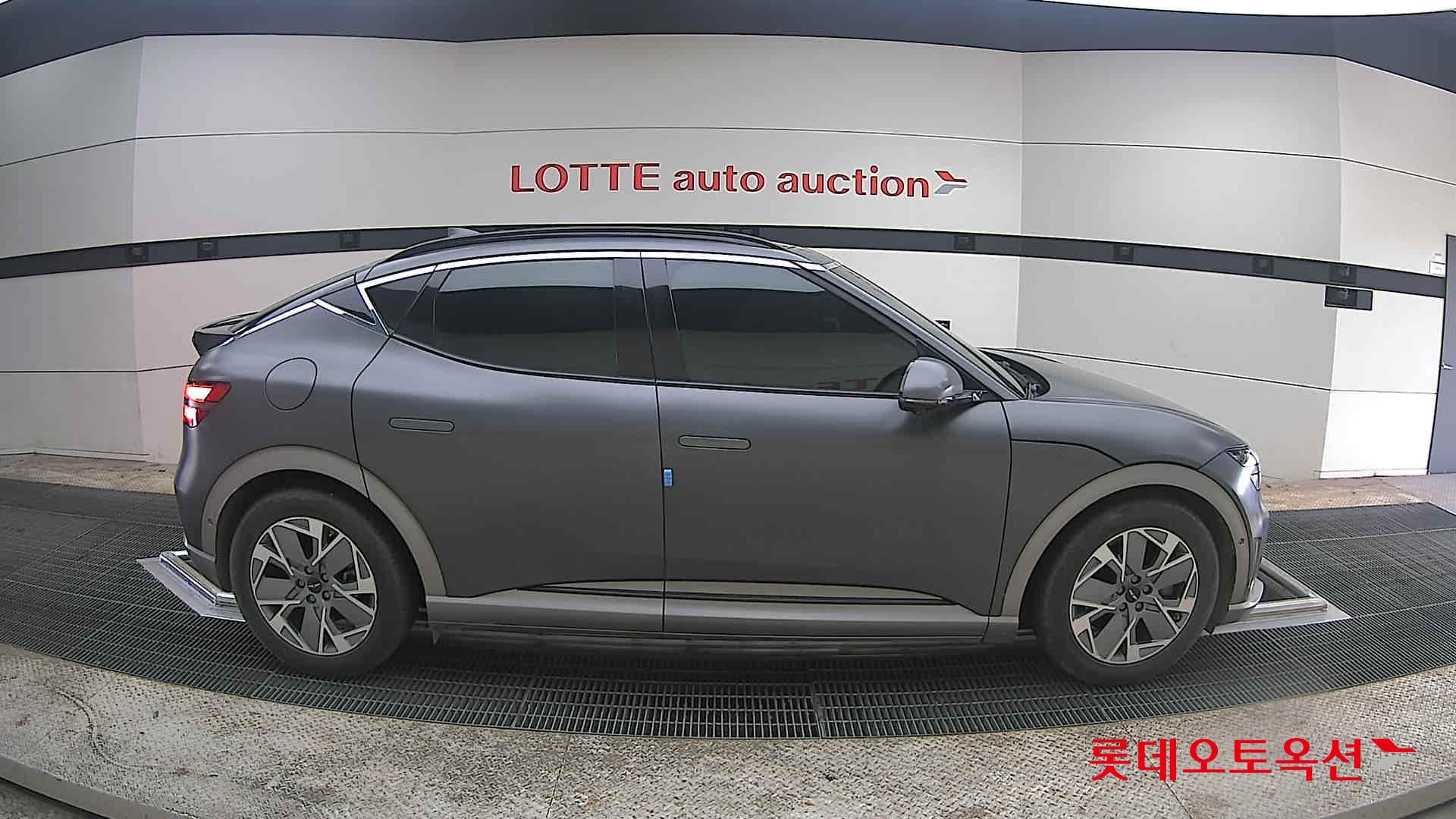 جينسس جي في 60