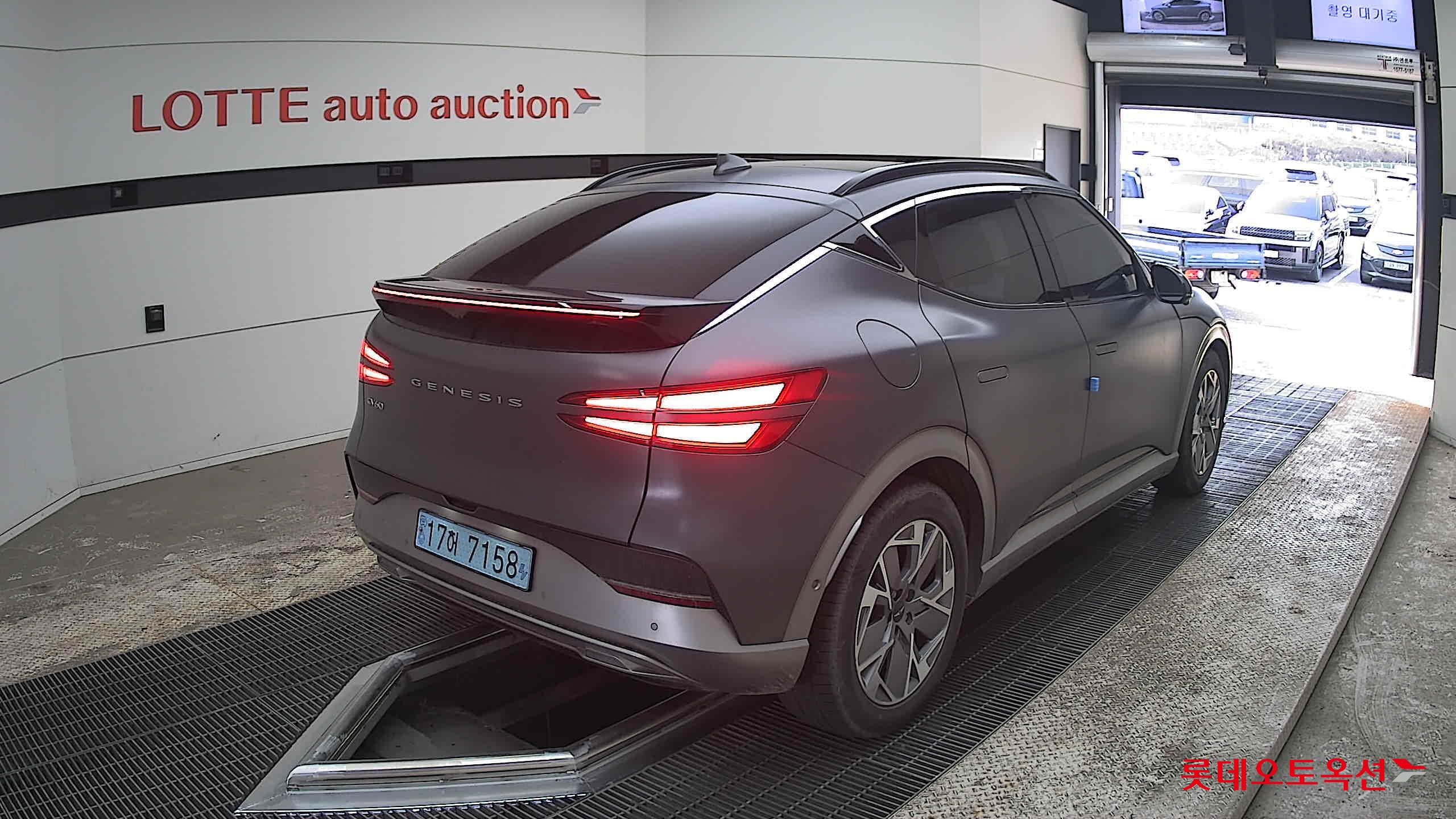 جينسس جي في 60