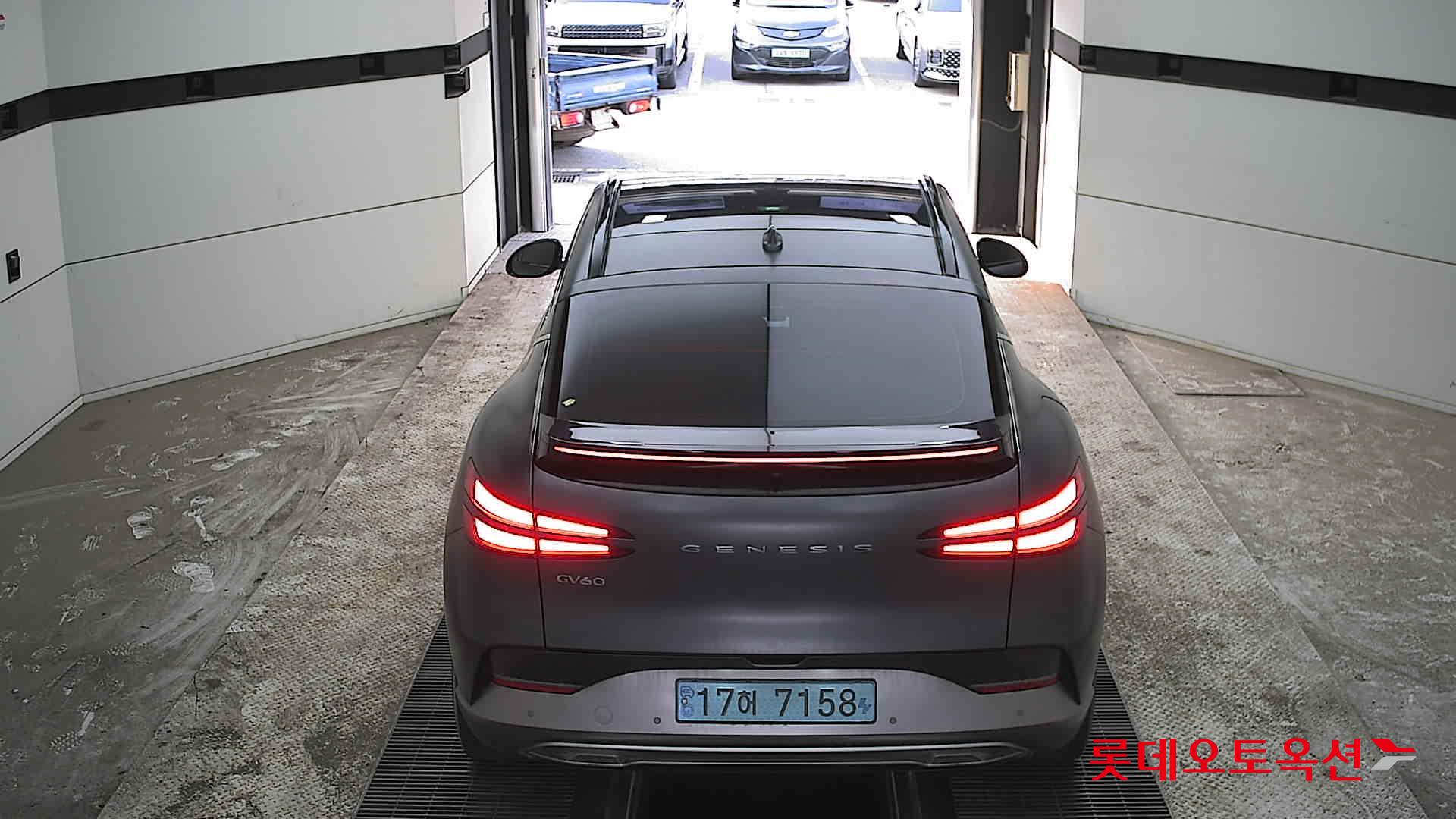 جينسس جي في 60