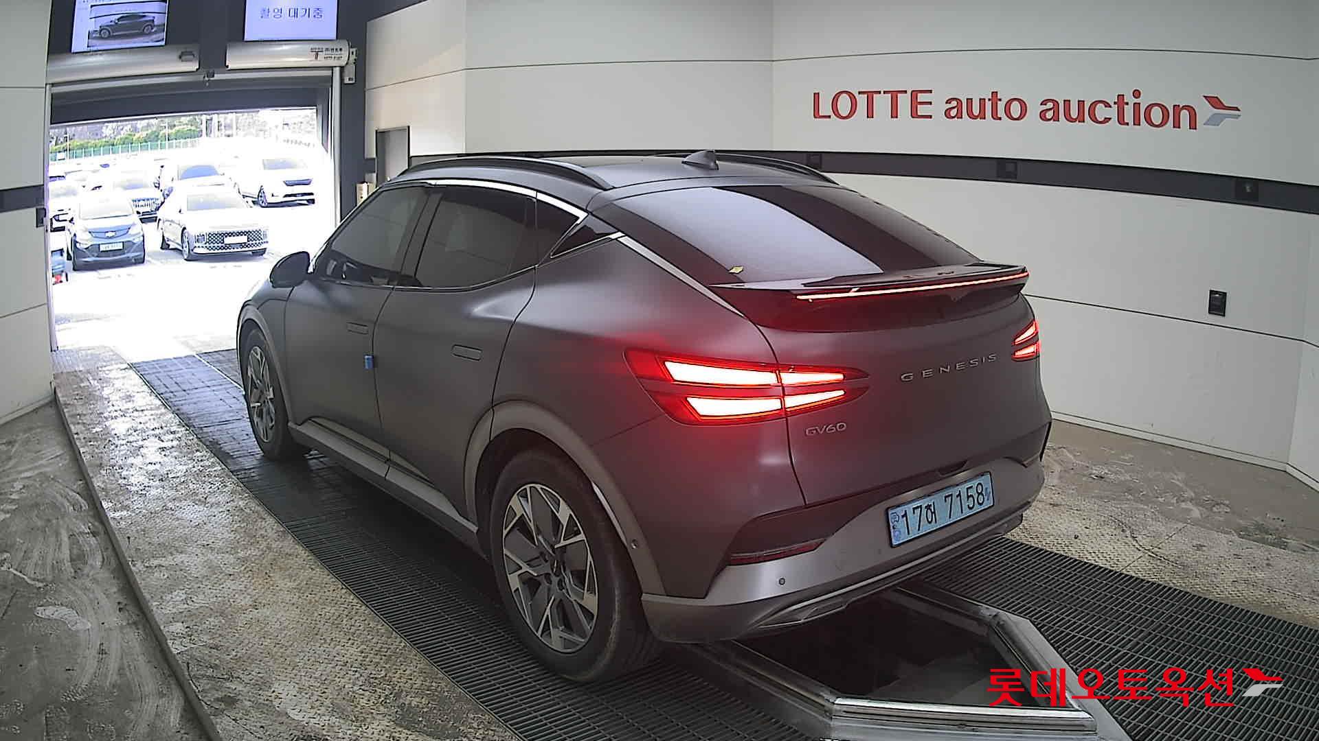 جينسس جي في 60