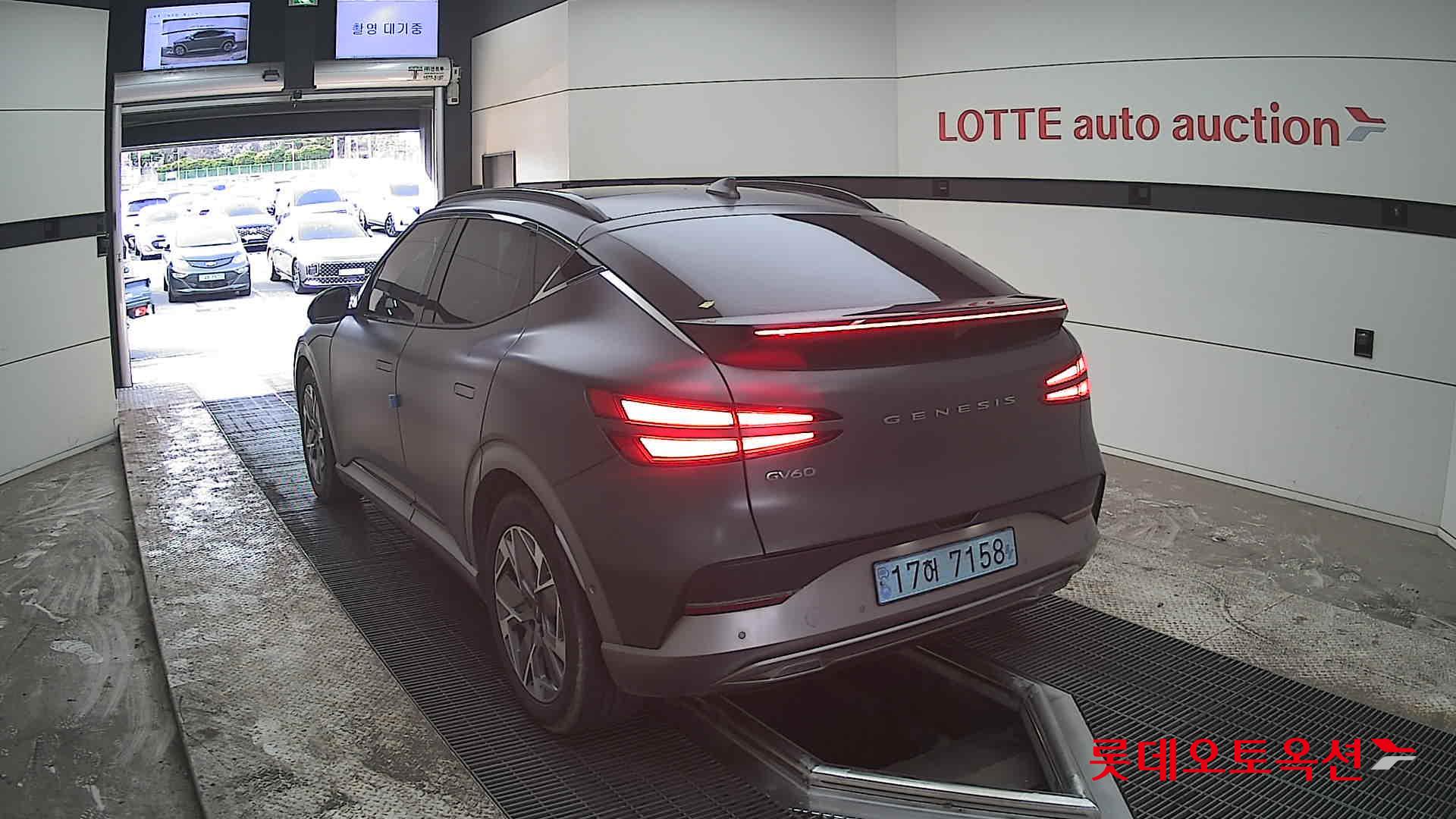 جينسس جي في 60