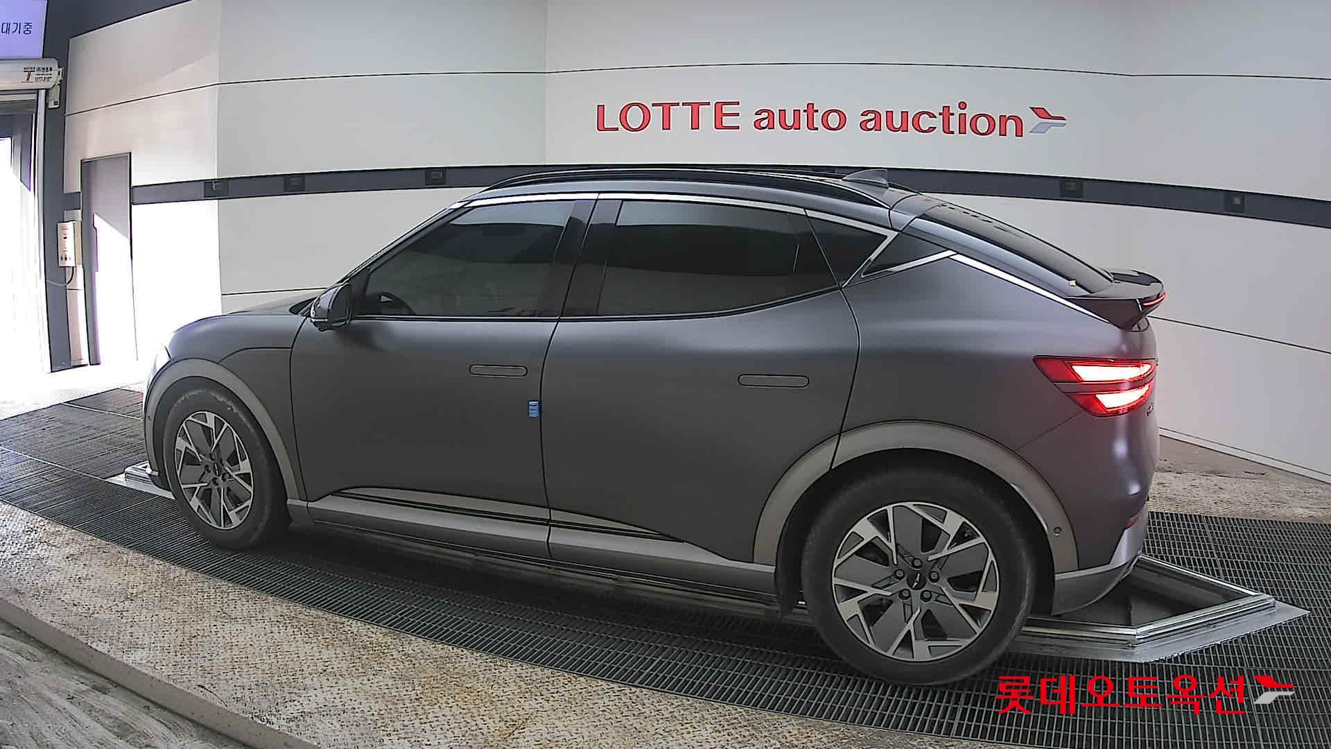 جينسس جي في 60