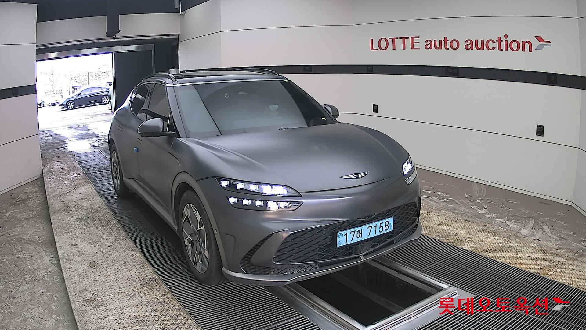 جينسس جي في 60