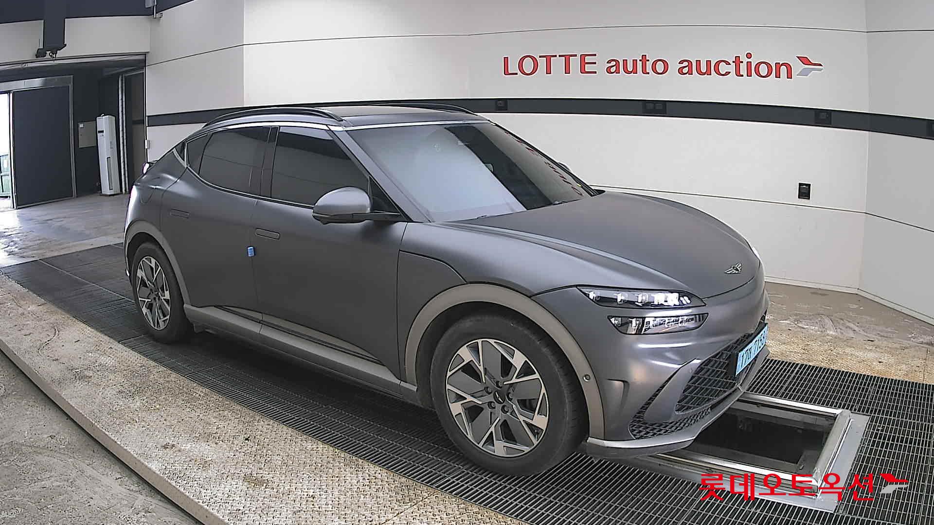 جينسس جي في 60