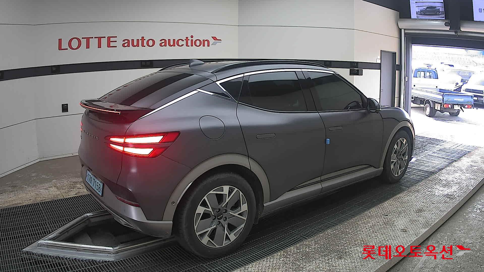 جينسس جي في 60