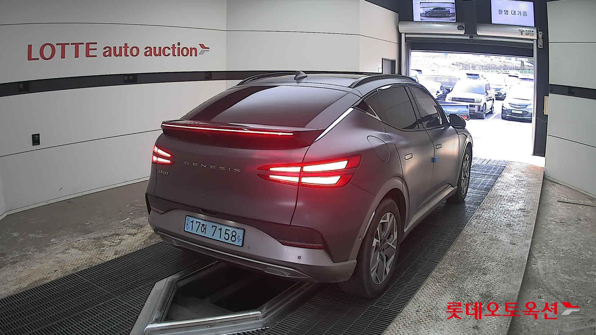 جينسس جي في 60