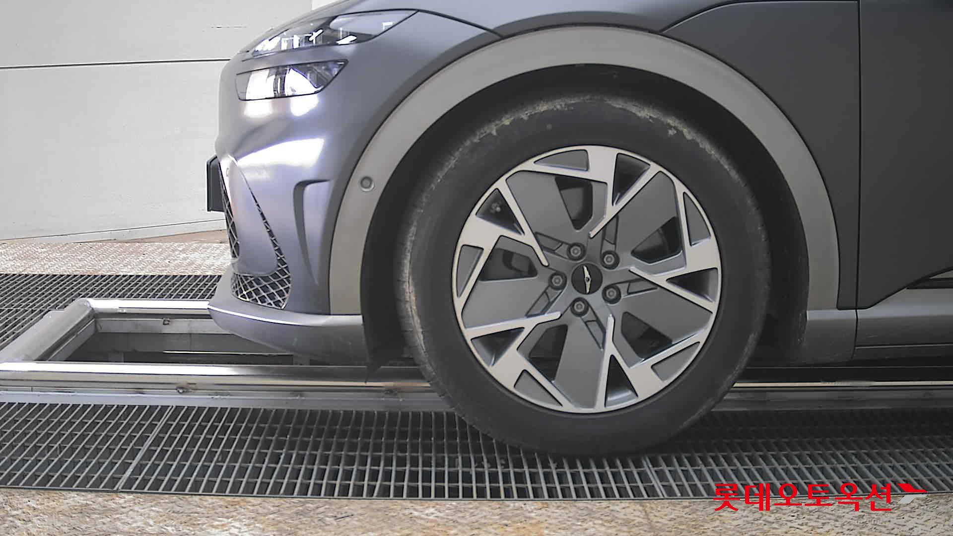 جينسس جي في 60