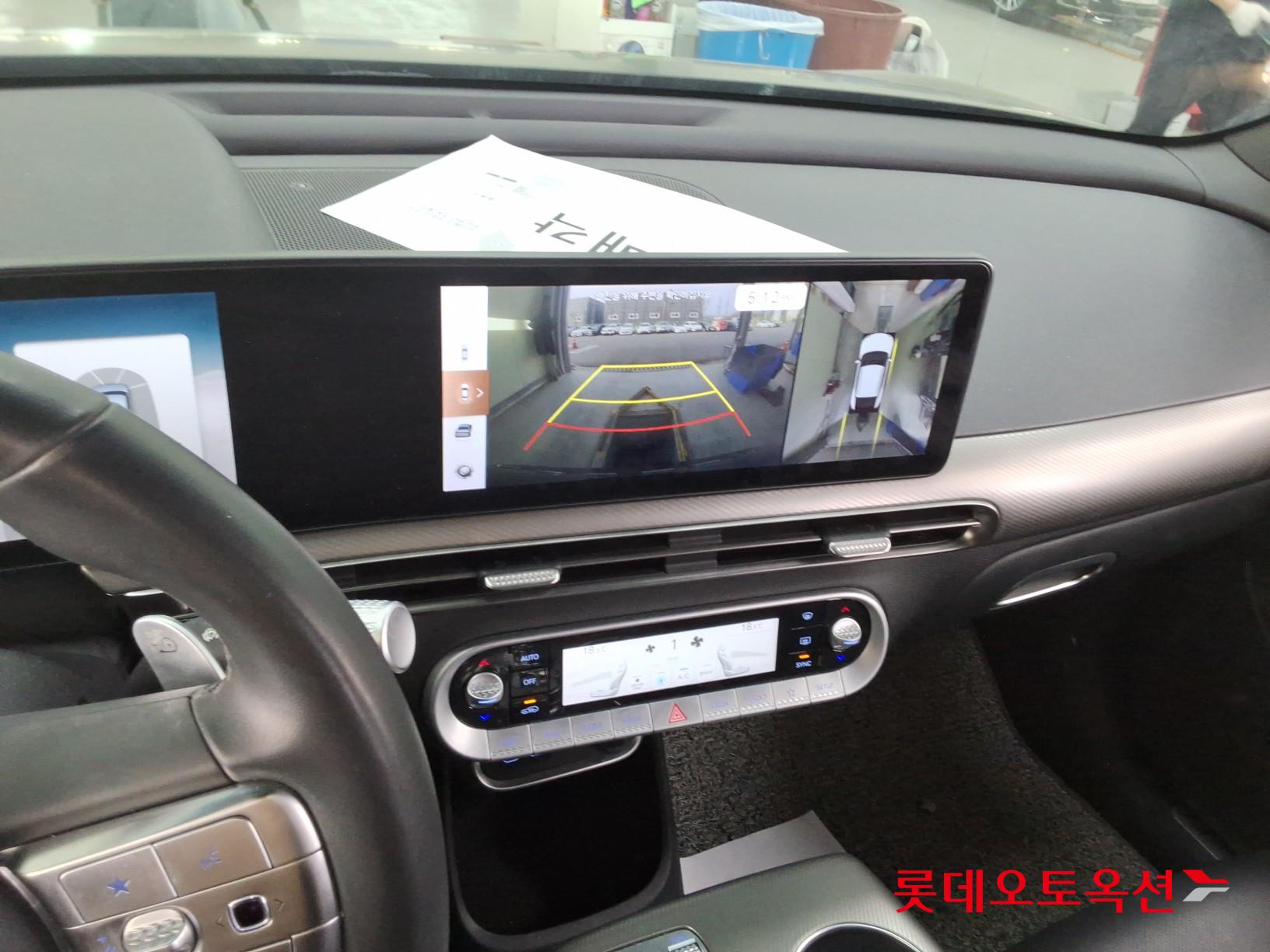 جينسس جي في 60