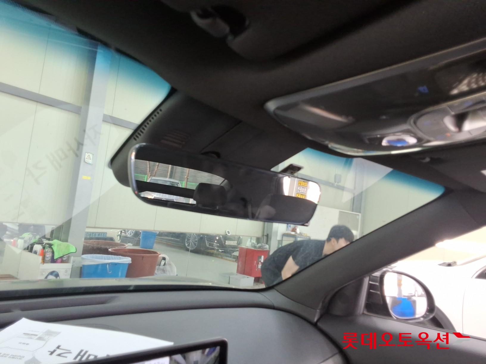 جينسس جي في 60