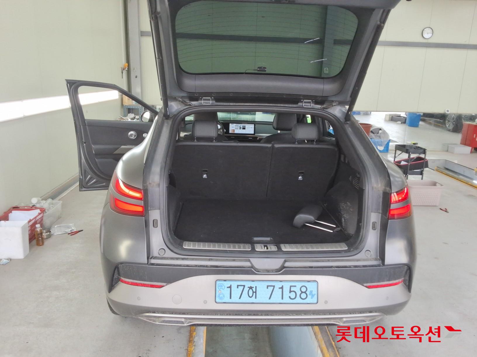 جينسس جي في 60