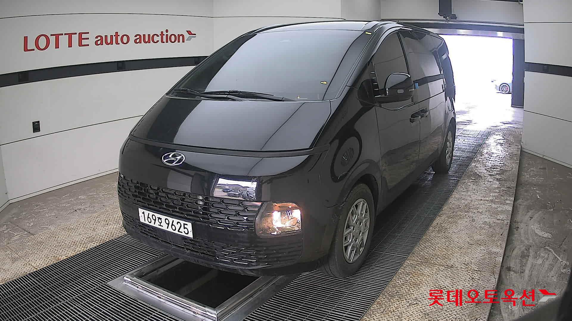 هيونداي ستاريا