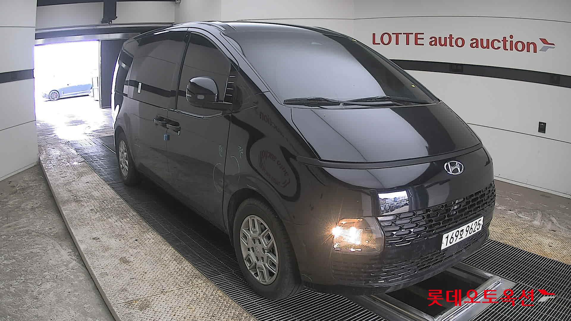 هيونداي ستاريا