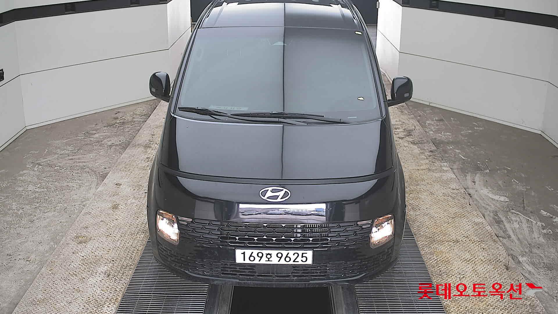 هيونداي ستاريا