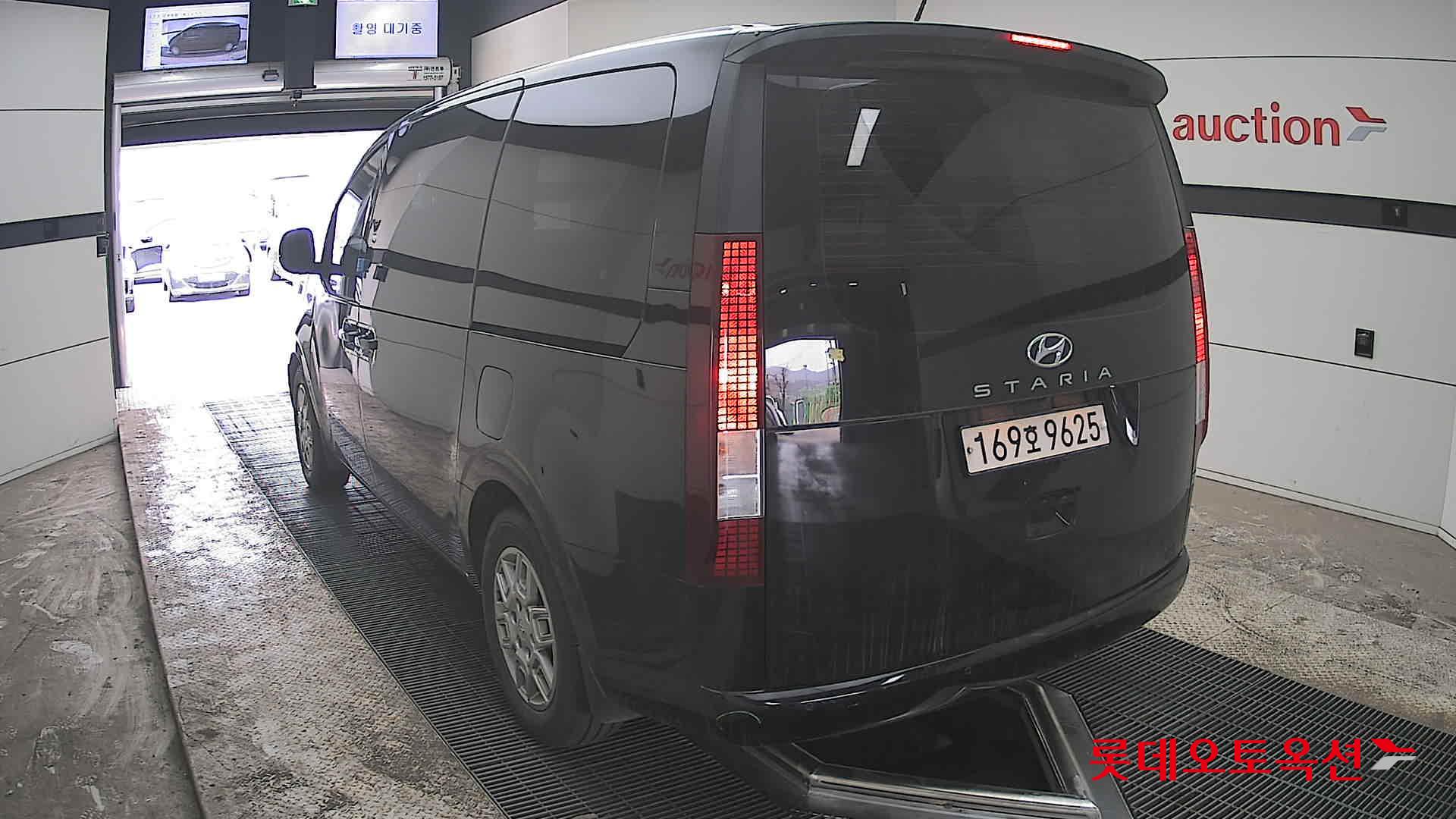 هيونداي ستاريا