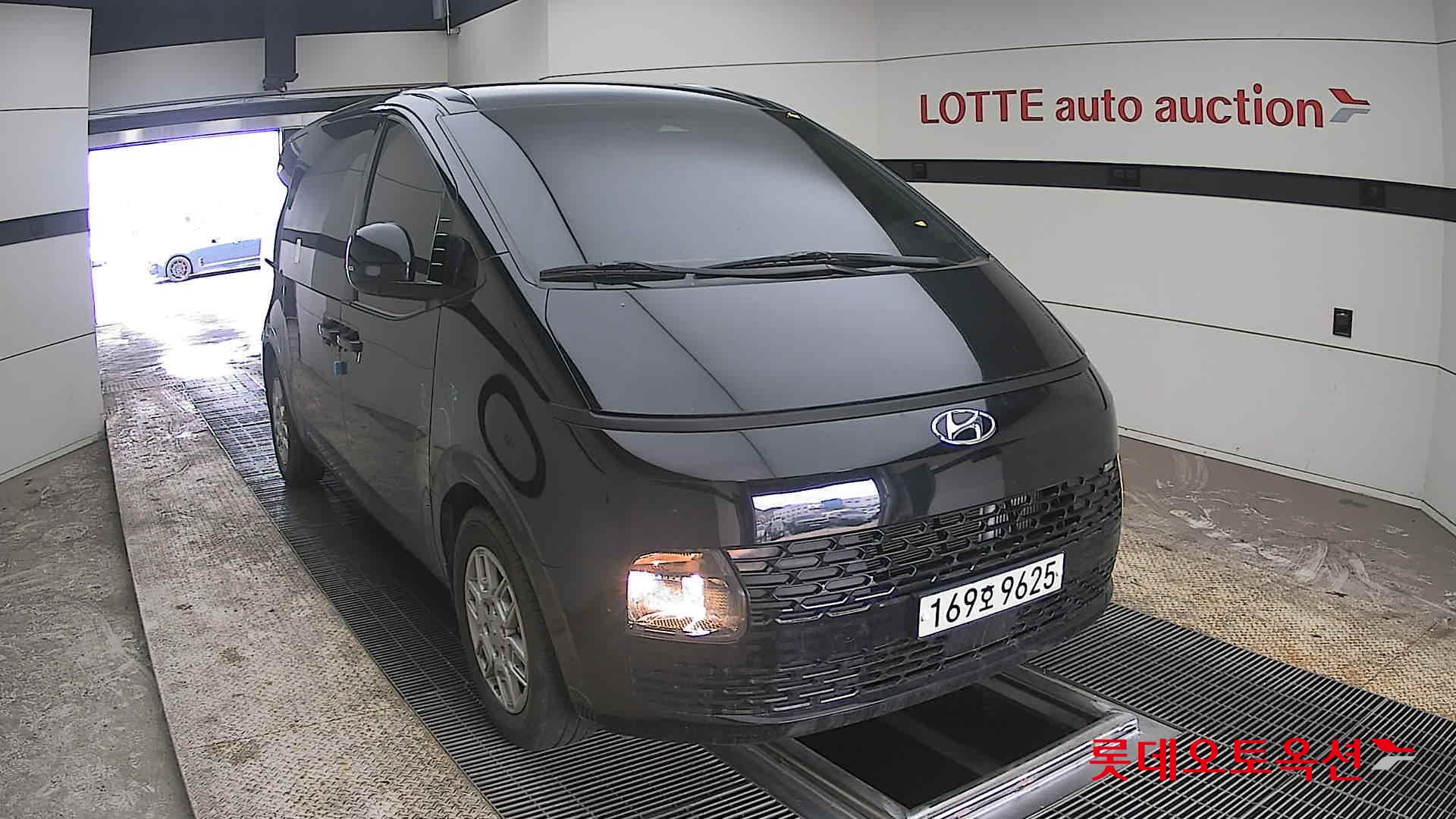 هيونداي ستاريا