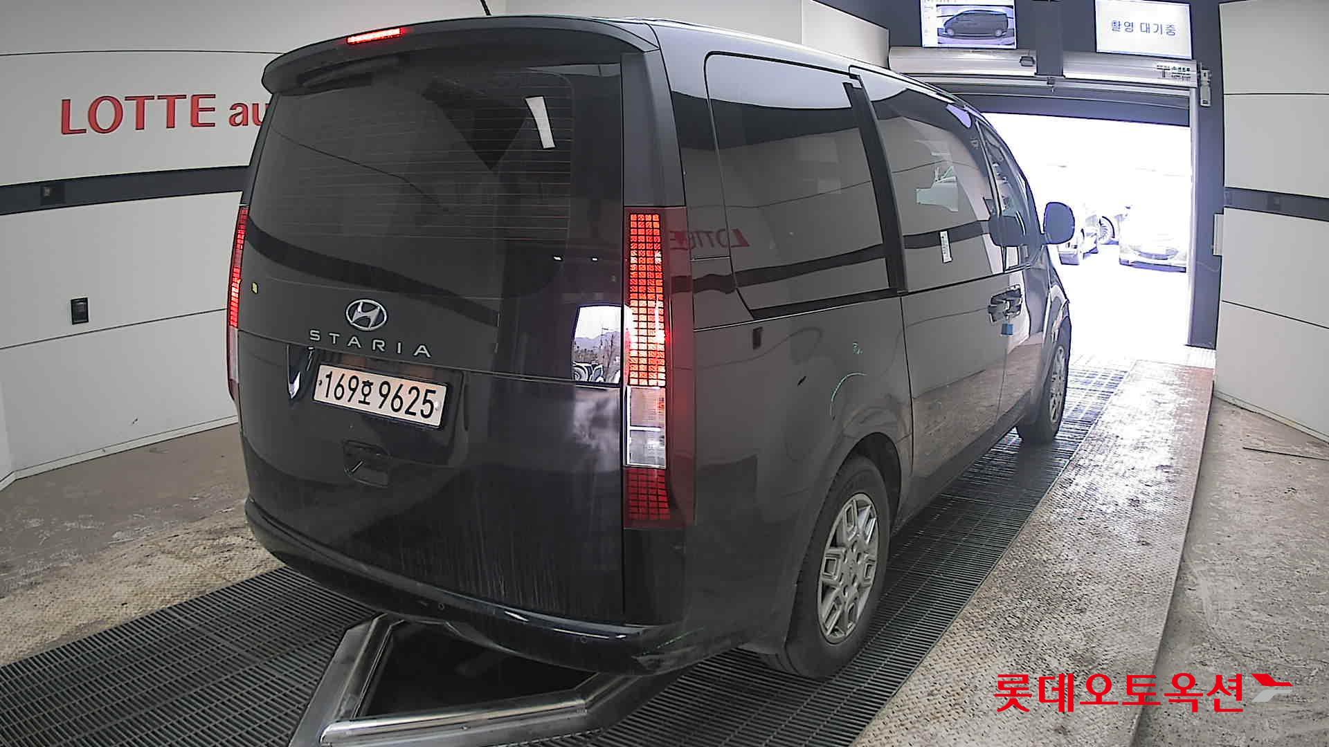 هيونداي ستاريا