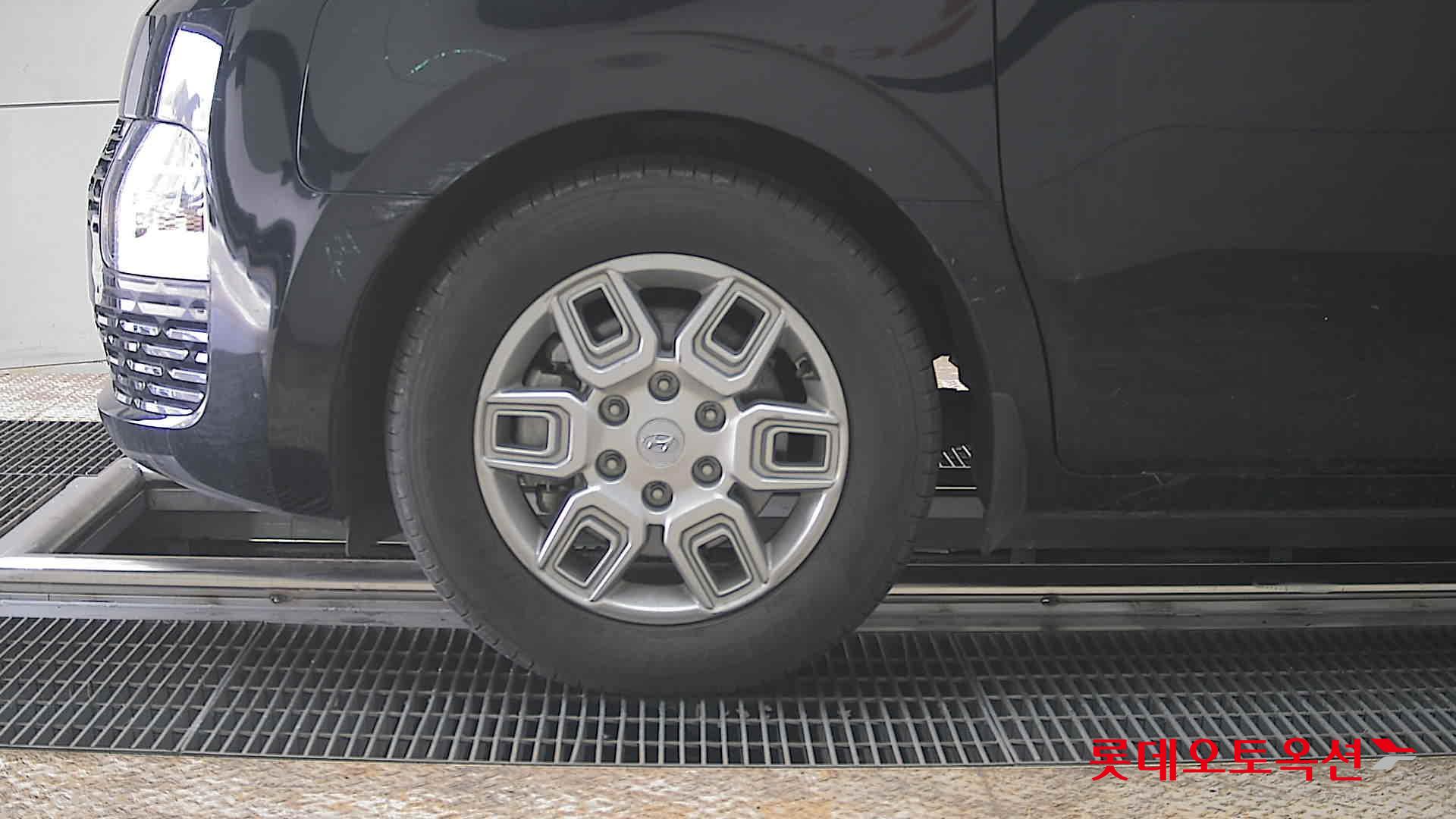 هيونداي ستاريا