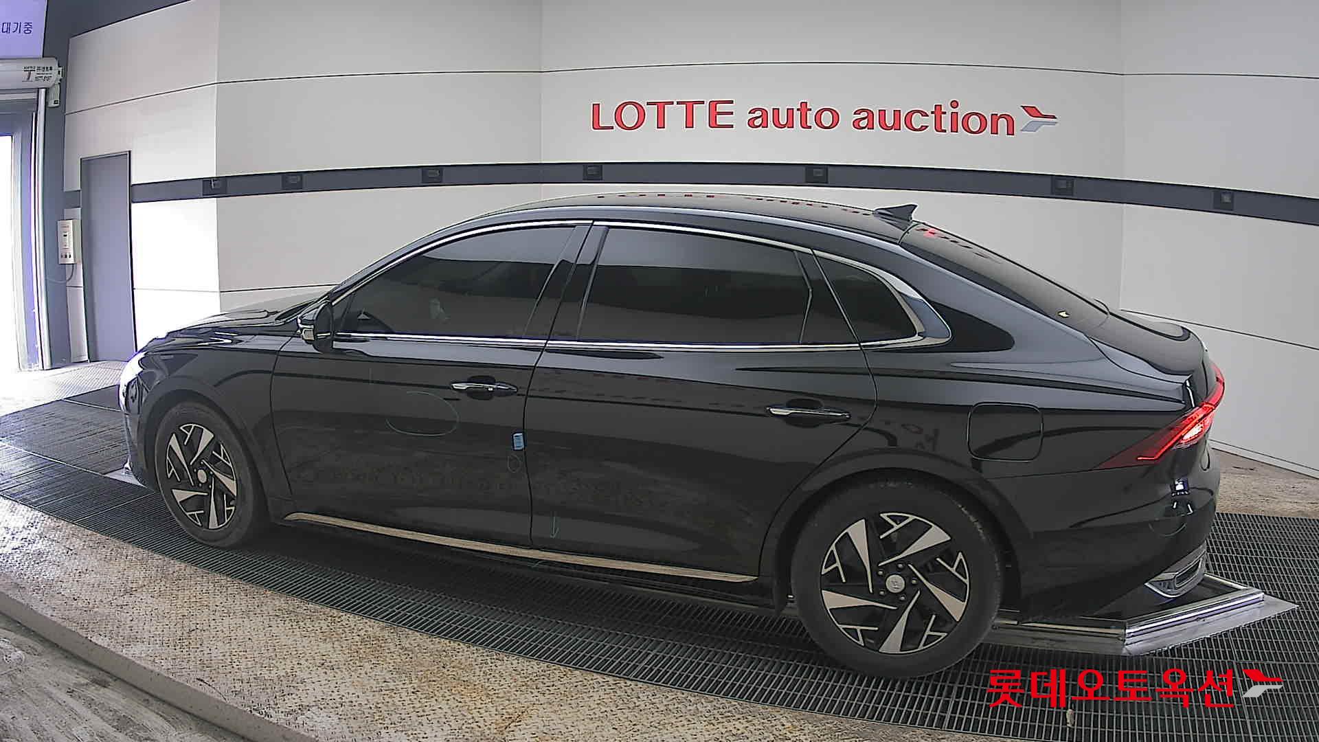 هيونداي أزيرا