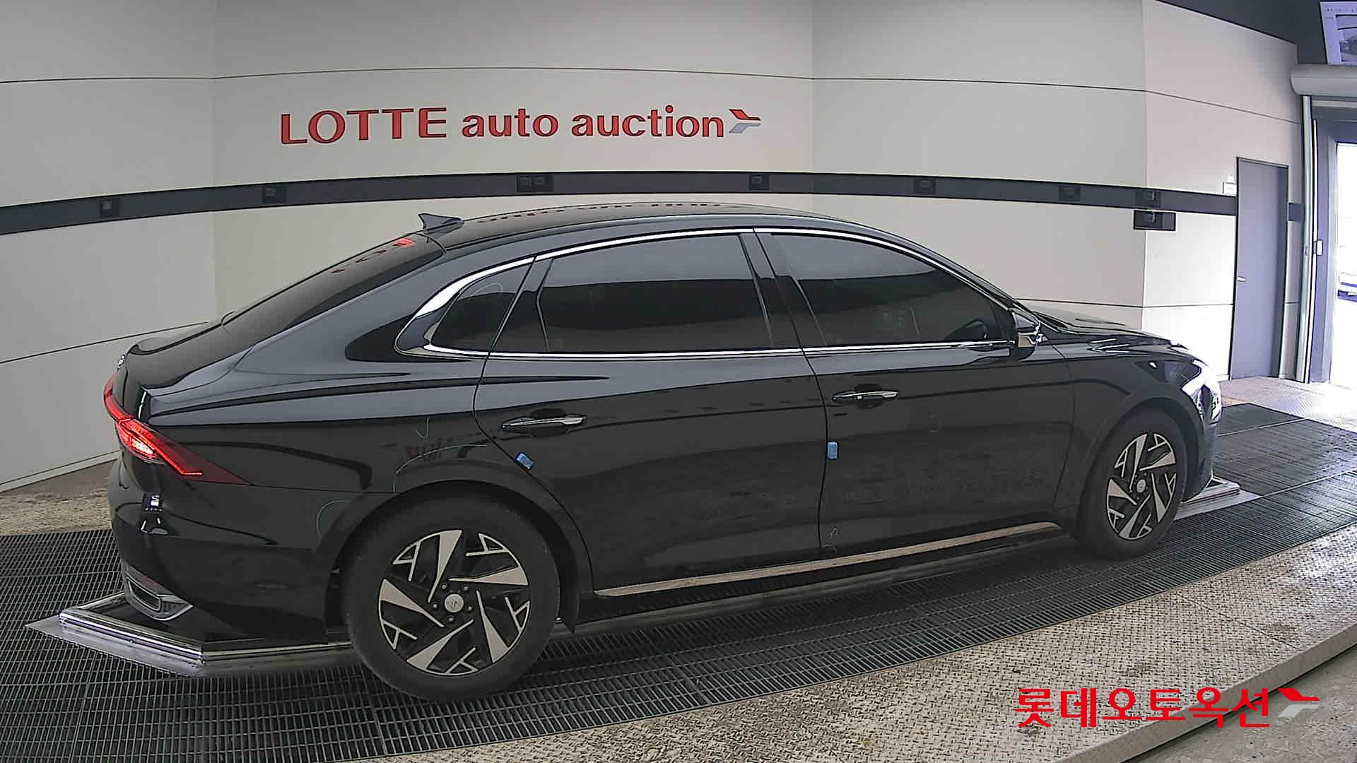 هيونداي أزيرا