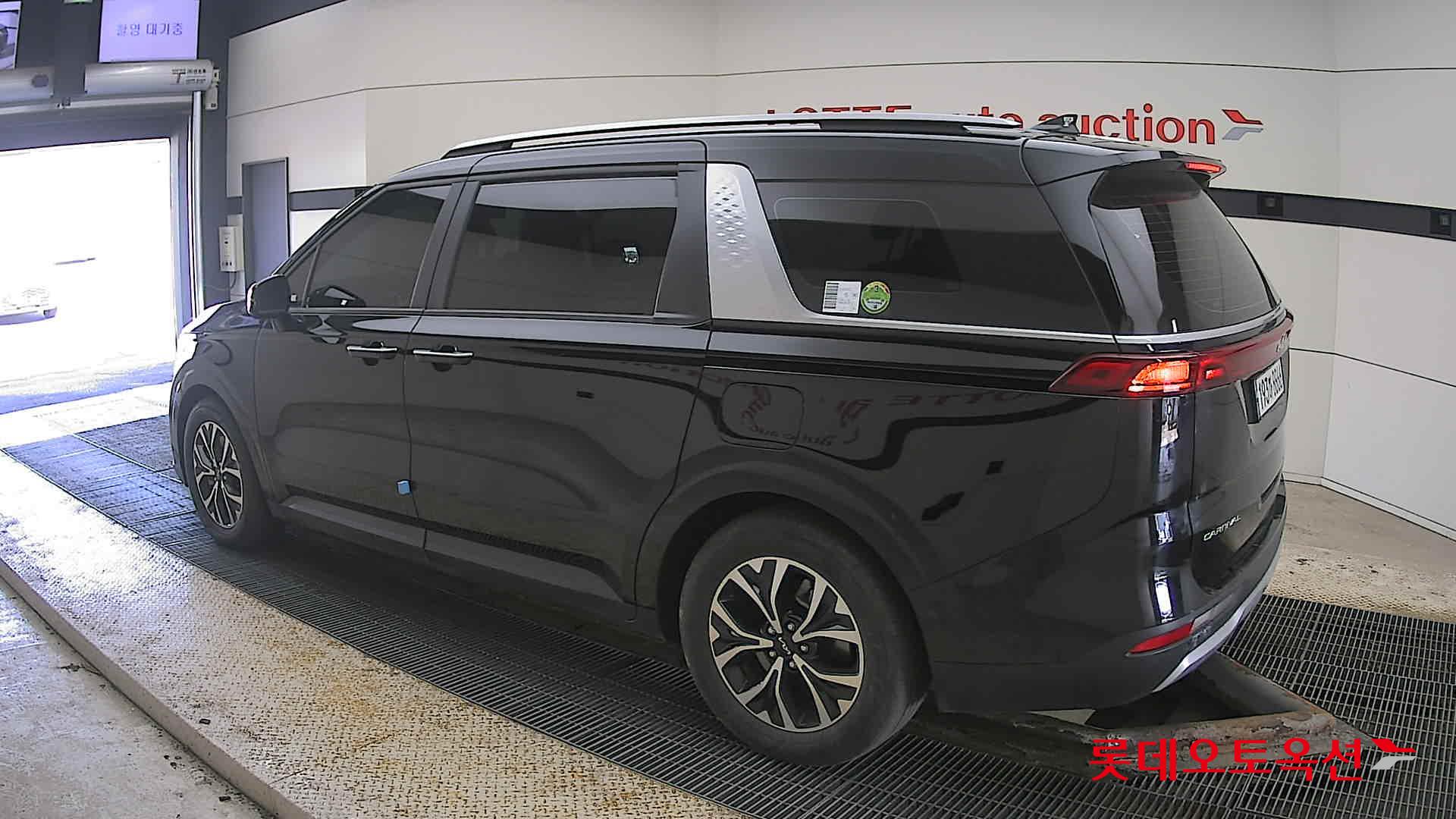 Kia Carnival id 3816397 из Кореи 10