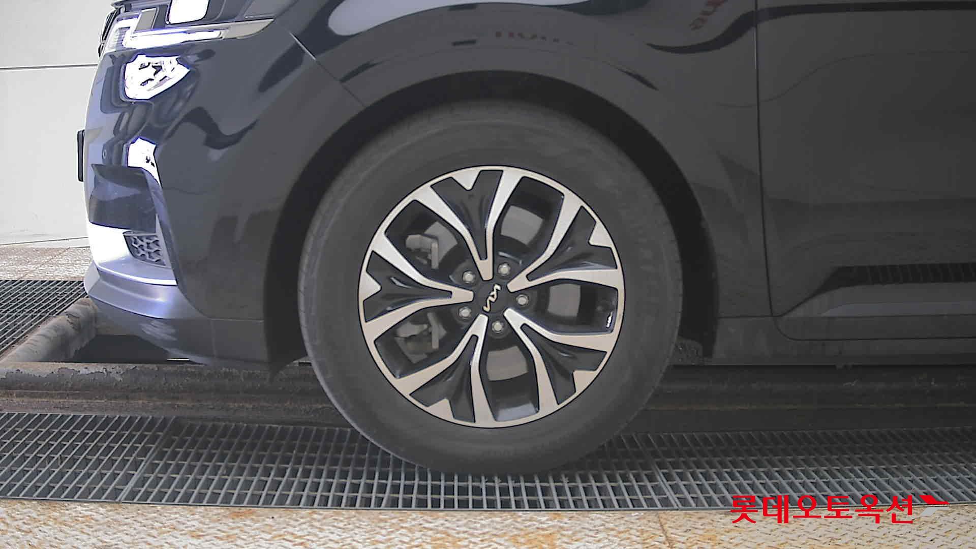 Kia Carnival id 3816397 из Кореи 21