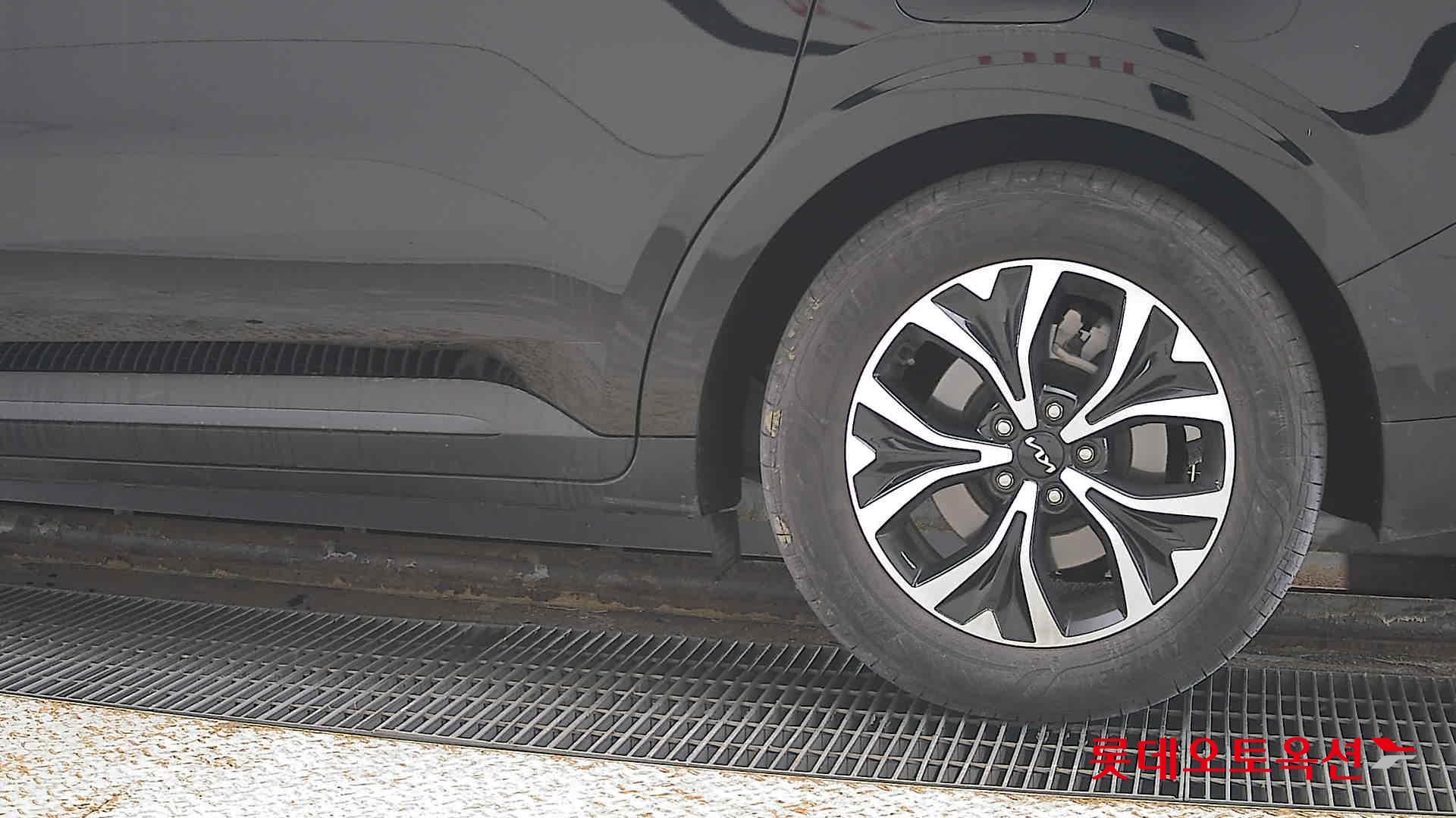 Kia Carnival id 3816397 из Кореи 22