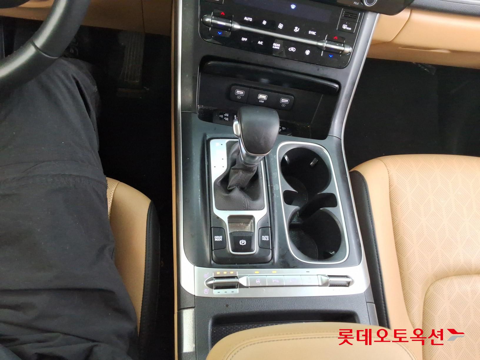 Kia Carnival id 3816397 из Кореи 31